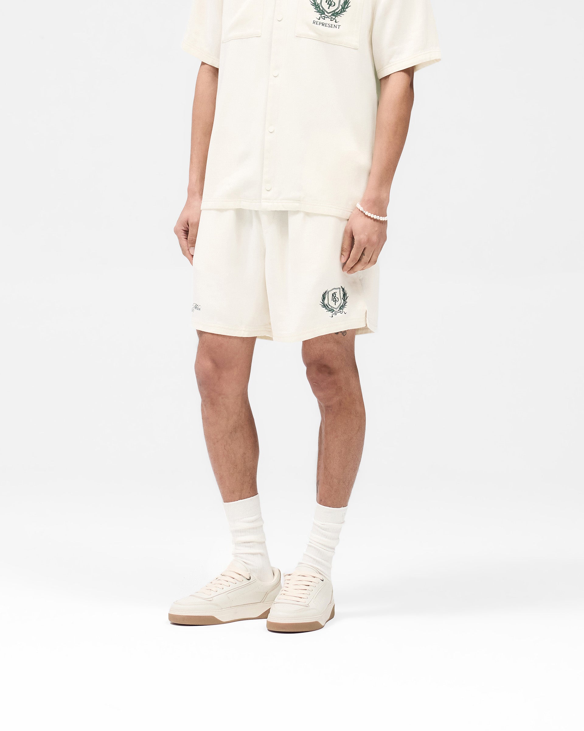 Represent Crest Short - Antique White
